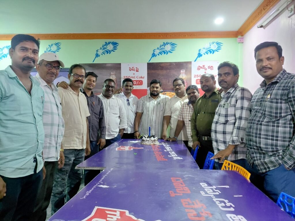 ఘనంగా మీడియా మిత్రుల మధ్య ఇమ్మానియేల్ కంప్యూటర్స్ అధినేత “విజయ్ కుమార్” జన్మదిన వేడుకలు