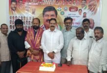 హైదర్ నగర్ లో మాదిరెడ్డి ఆధ్వర్యంలో ఘనంగా చల్లా నరసింహారెడ్డి జన్మదిన వేడుకలు..